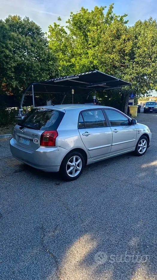 Usata Toyota Corolla 116 CV (85 kW) 2003 Grigio Utilitaria