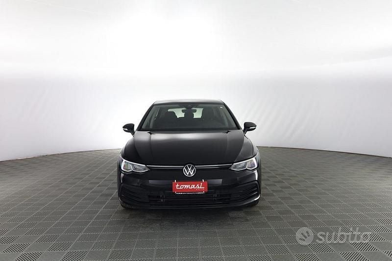 Usata VW Golf VIII Life 116 CV (85 kW) 2023 Nero perla