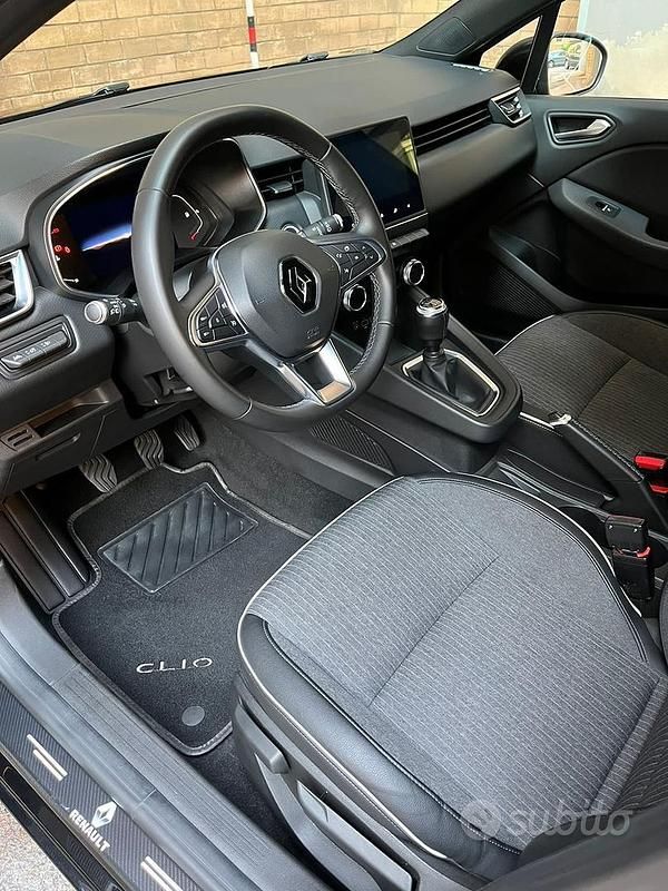 Usata Renault Clio V 115 CV (84 kW) 2020 Nero Berlina