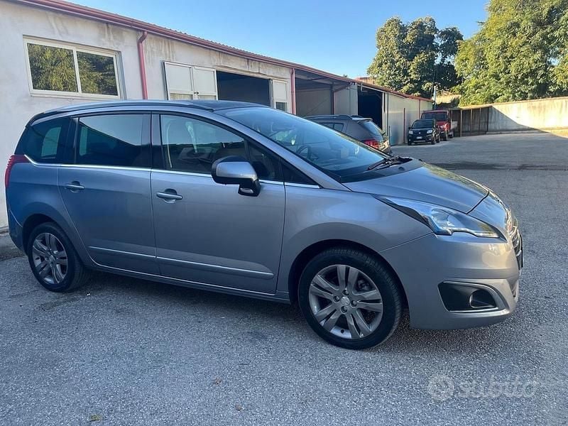 Usata Peugeot 5008 Allure 150 CV (110 kW) 2016 Grigio Monovolume