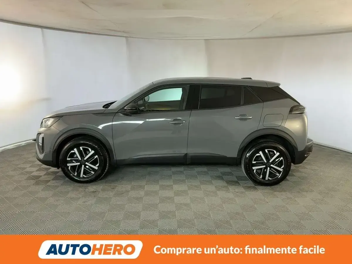 Usata Peugeot 2008 Active 101 CV (74 kW) 2024 Grigio SUV