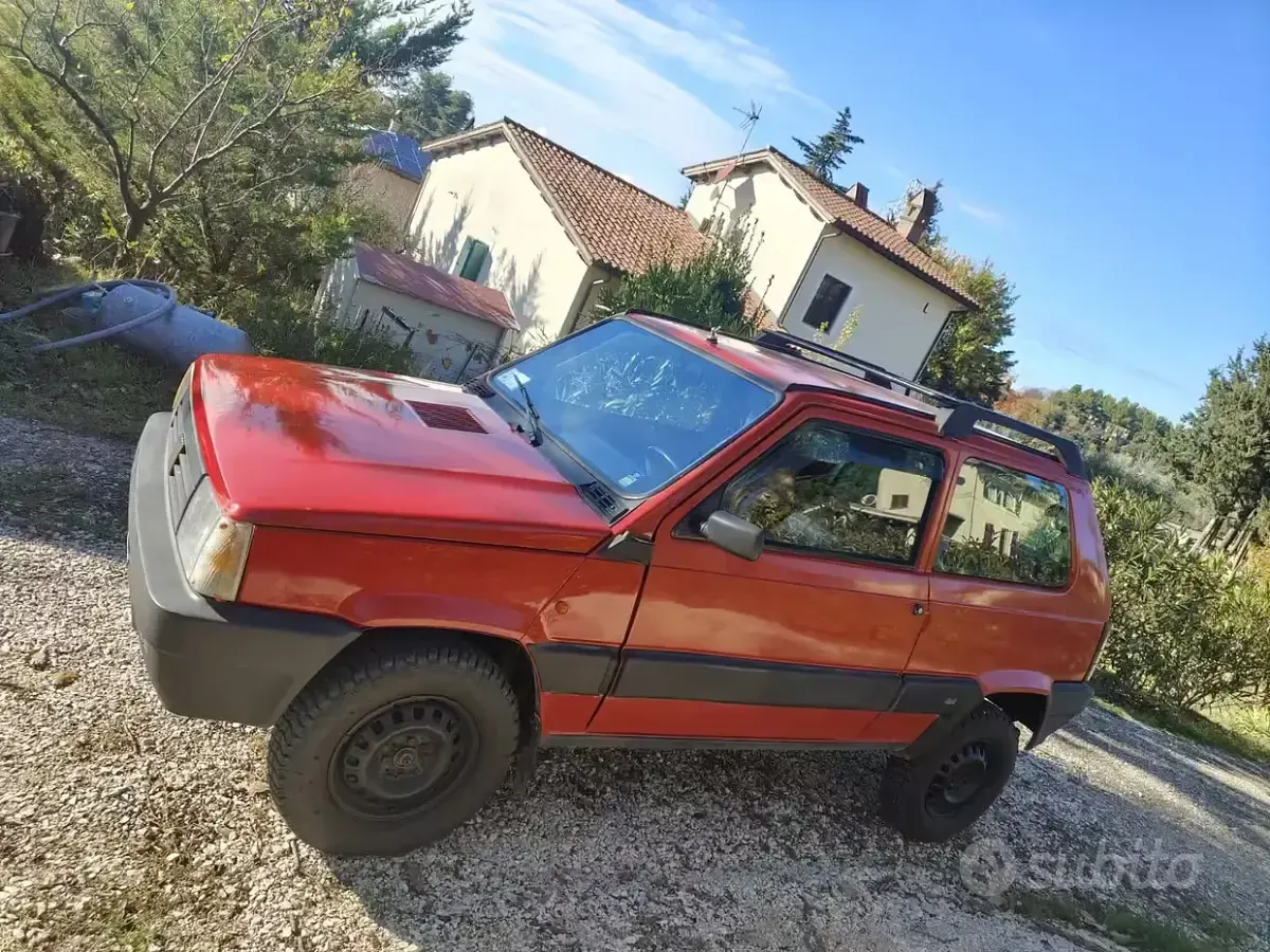 Usata Fiat Panda 4x4 50 CV (36 kW) 1991 Rosso Utilitaria