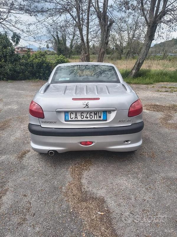 Usata Peugeot 206 CC 109 CV (80 kW) 2002 Grigio Cabrio