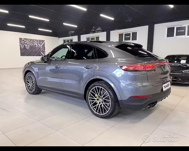 Usata Porsche Cayenne 340 CV (250 kW) 2021 Grigio SUV