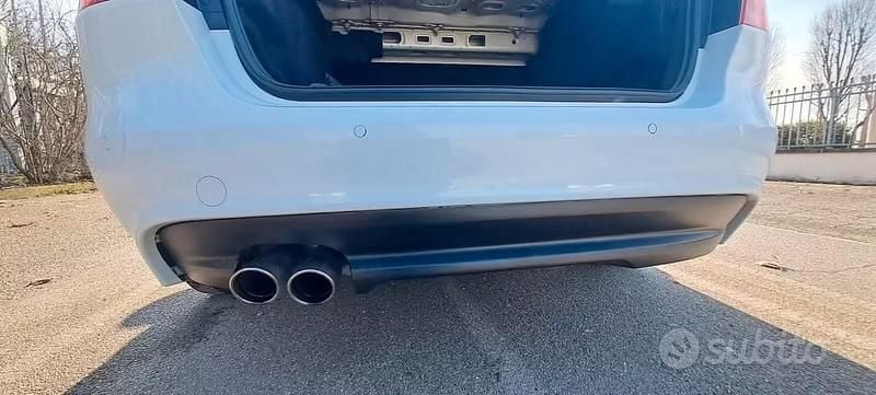 Usata Jaguar XE Business Edition 180 CV (132 kW) 2018 Bianco Berlina