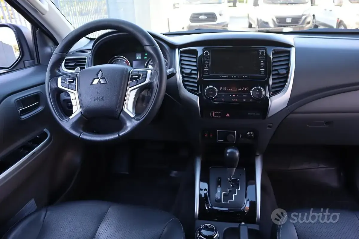Usata Mitsubishi L200 Diamant Edition 181 CV (133 kW) 2017 Marrone Pick-up