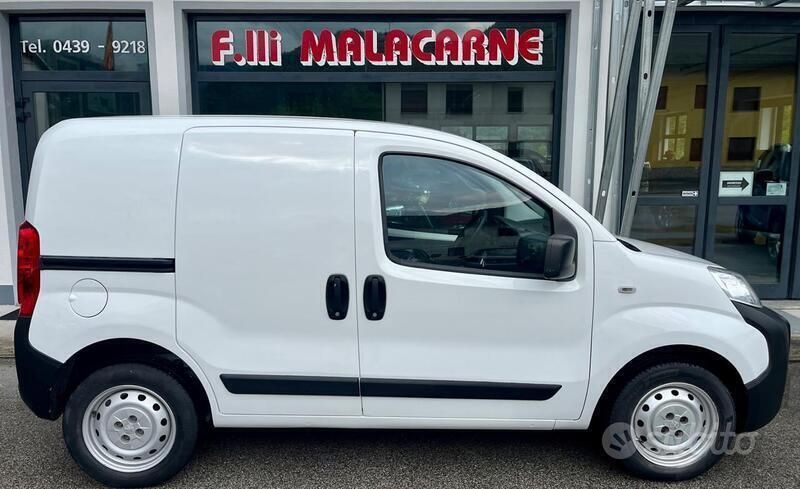 Usata Peugeot Bipper 80 CV (58 kW) 2016 Bianco Monovolume
