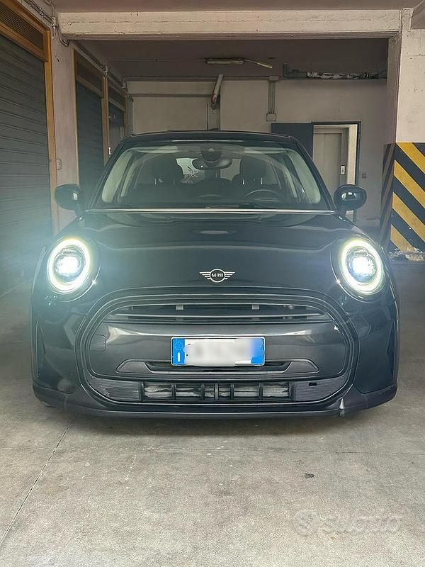 Nero Usata 2023 Mini Cooper Classic Utilitaria | 24.000 € (Buon prezzo) - Immagine 1/4