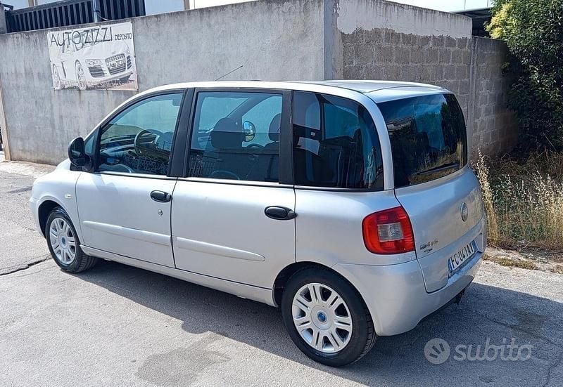 Usata Fiat Multipla Emotion 120 CV (88 kW) 2006 Grigio Monovolume