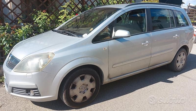 Usata Opel Zafira Club 97 CV (71 kW) 2006 Grigio Monovolume