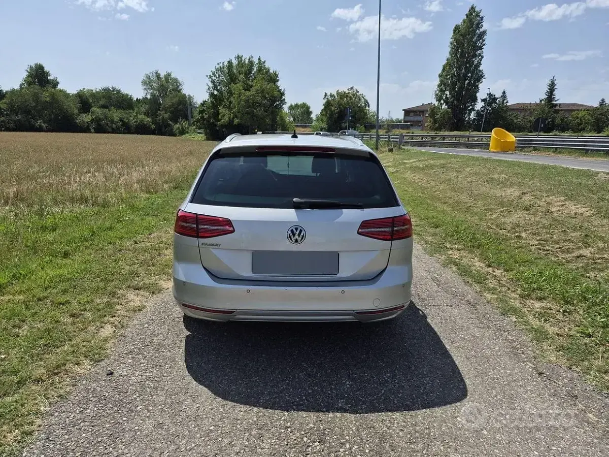 Usata VW Passat Executive 150 CV (110 kW) 2018 Grigio Station wagon