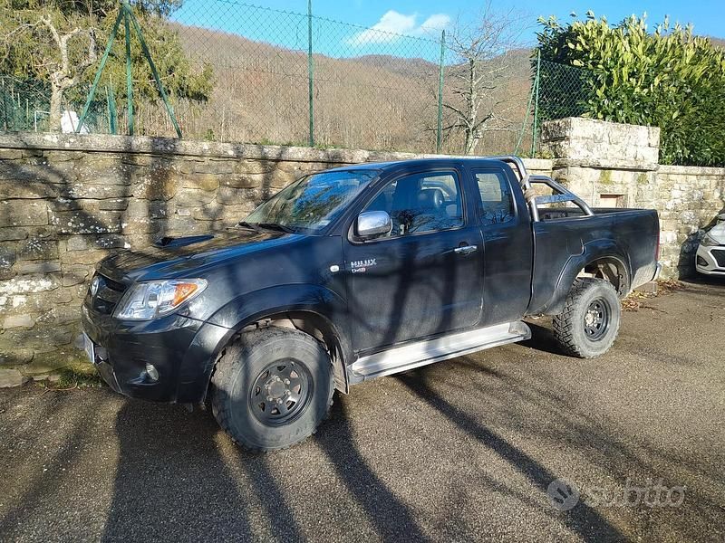 Nero Usata 2007 Toyota HiLux Pick-up | 13.000 € - Immagine 1/4