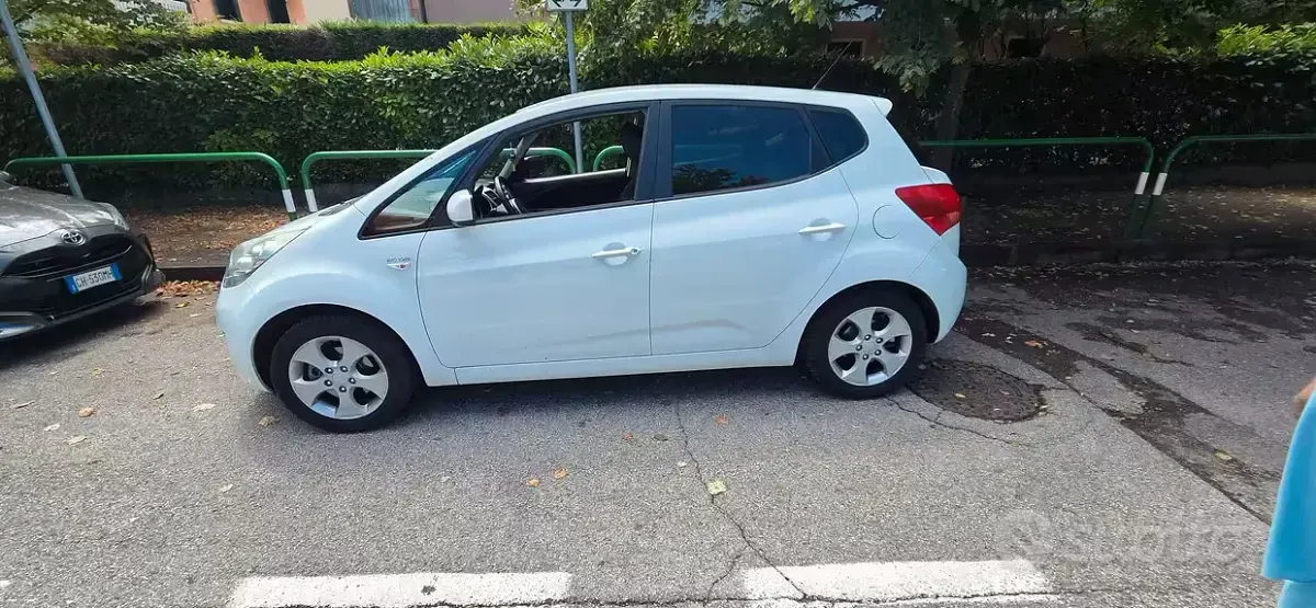 Usata Kia Venga 90 CV (66 kW) 2014 Bianco Utilitaria