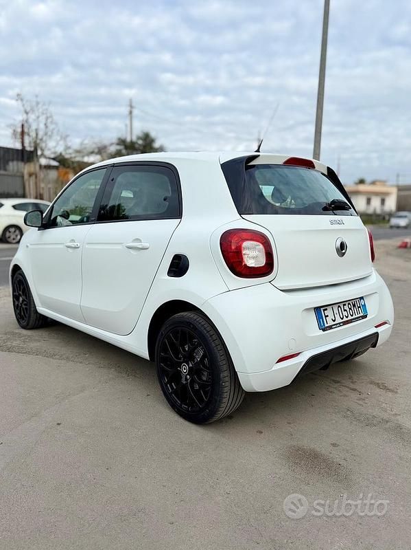 Usata Smart ForFour Brabus 71 CV (52 kW) 2017 Bianco Utilitaria