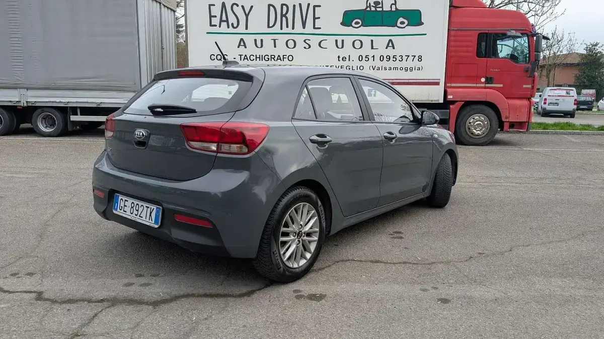 Usata Kia Rio Comfort 82 CV (60 kW) 2021 Berlina