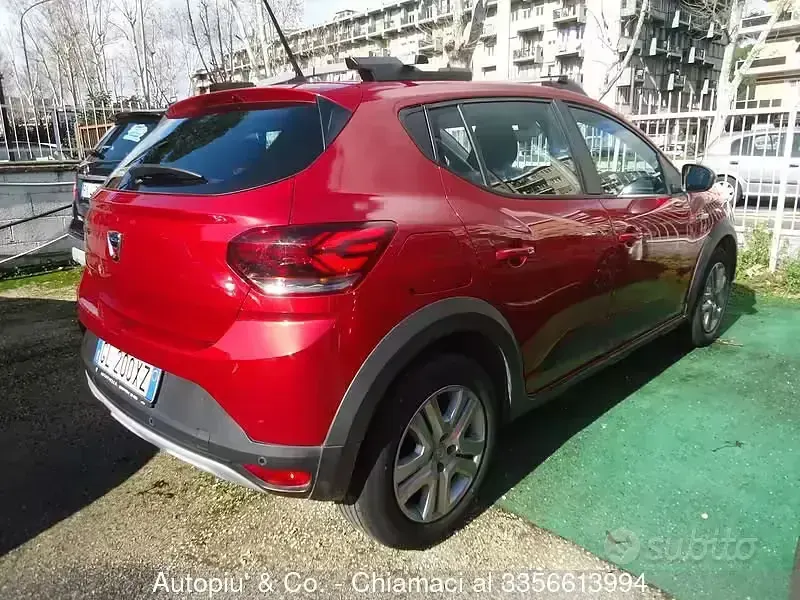Usata Dacia Sandero Comfort 101 CV (74 kW) 2022 Rosso Berlina