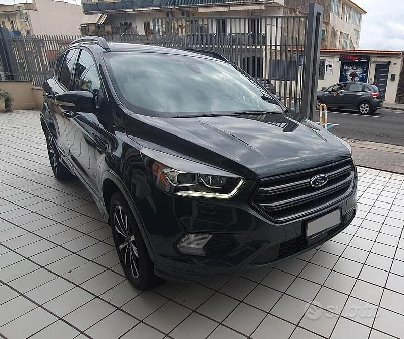 Usata Ford Kuga ST 150 CV (110 kW) 2018 Verde SUV