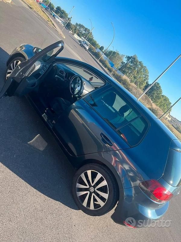 Usata VW Golf VI 2010 Blu Utilitaria