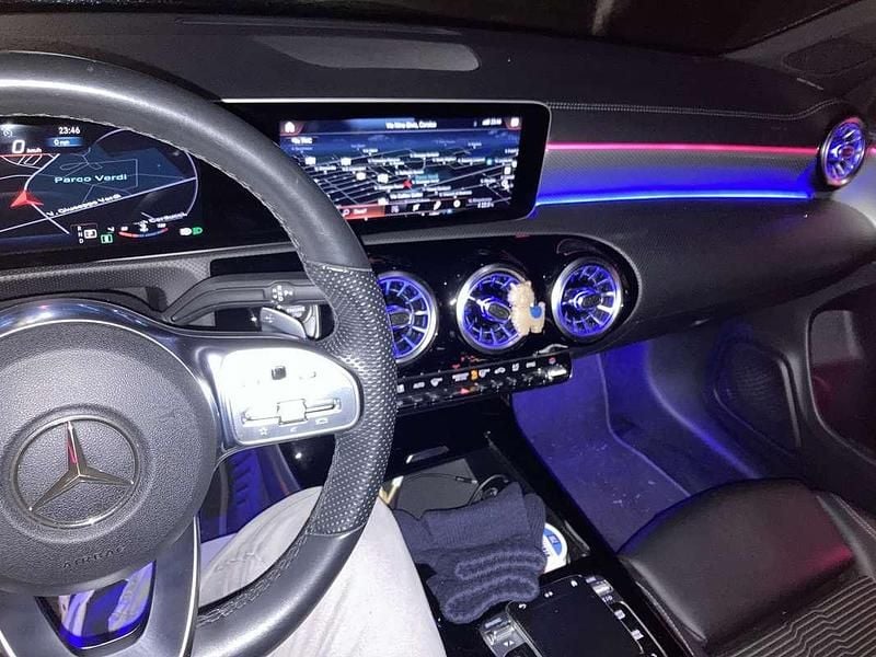 Usata Mercedes CLA200 150 CV (110 kW) 2021 Nero Station wagon