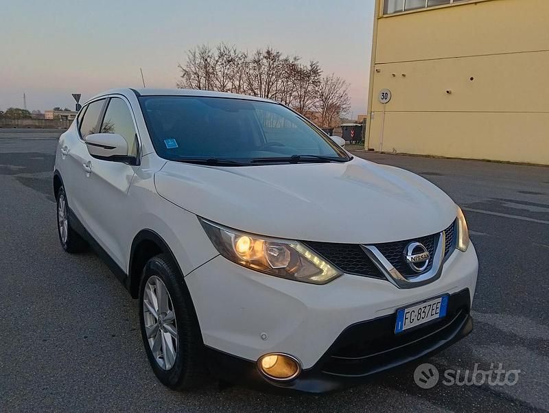 Usata Nissan Qashqai Acenta 110 CV (80 kW) 2017 Bianco SUV