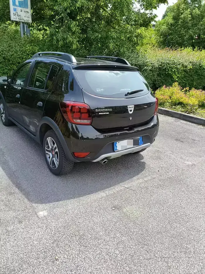 Usata Dacia Sandero Stepway 95 CV (69 kW) 2019 Nero Berlina