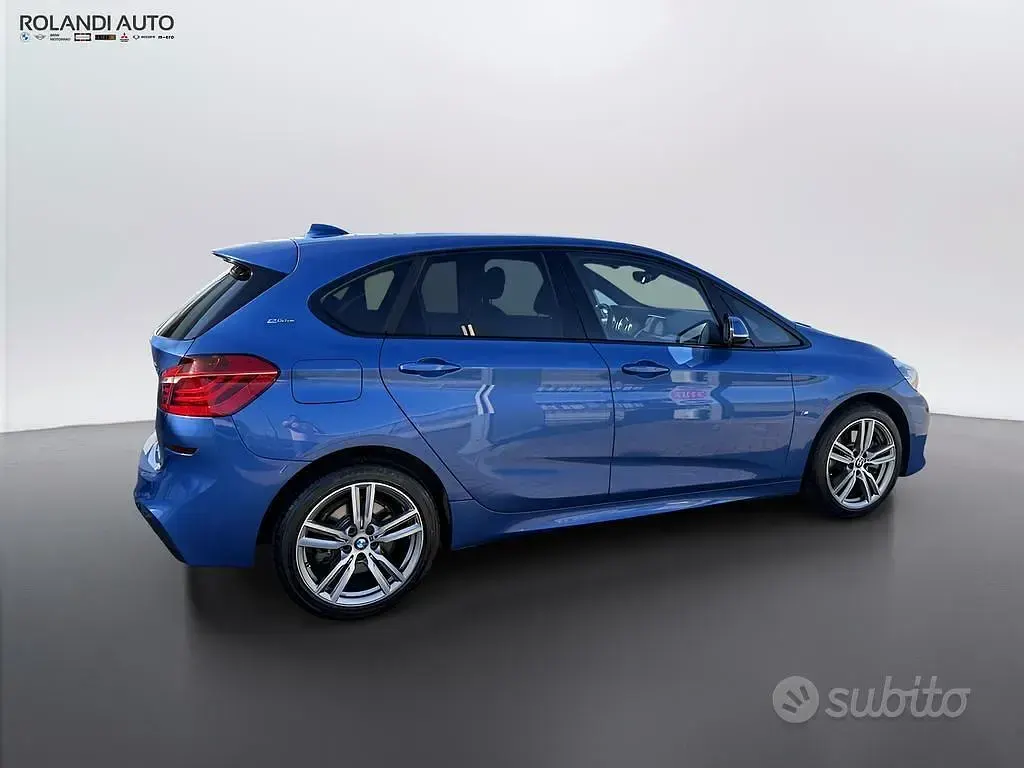 Usata BMW 225 Active Tourer iPerformance 224 CV (164 kW) 2018 Bluazzurro Monovolume