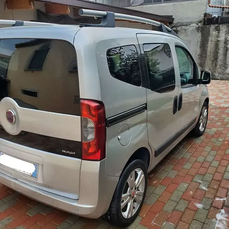 Usata Fiat Qubo Active 75 CV (55 kW) 2011 Argento Monovolume