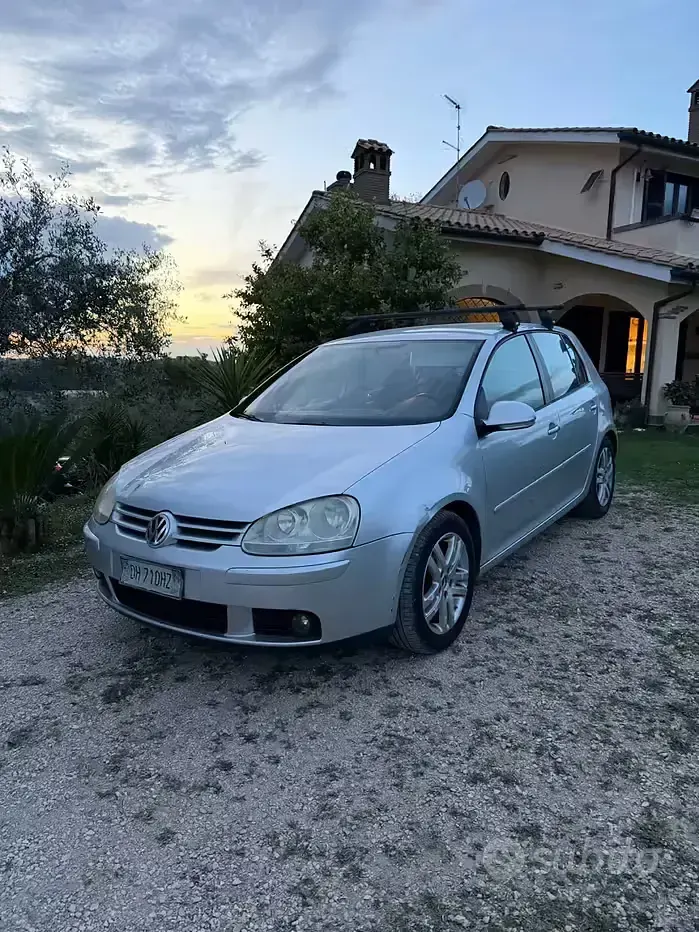 Usado VW Golf IV Comfortline 102 CV (75 kW) 2006 Gris Berlina