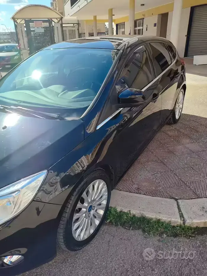 Usata Ford Focus 115 CV (84 kW) 2012 Nero Berlina