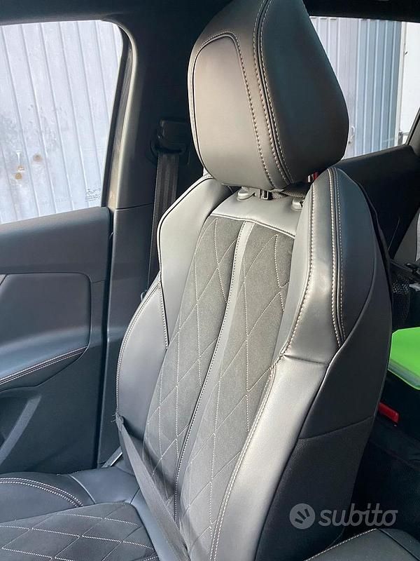 Usata Peugeot 3008 GT 180 CV (132 kW) 2019 Grigio SUV