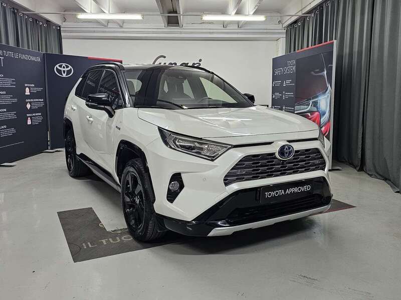 Usata Toyota RAV4 Hybrid Style 222 CV (163 kW) 2021 Bianco SUV