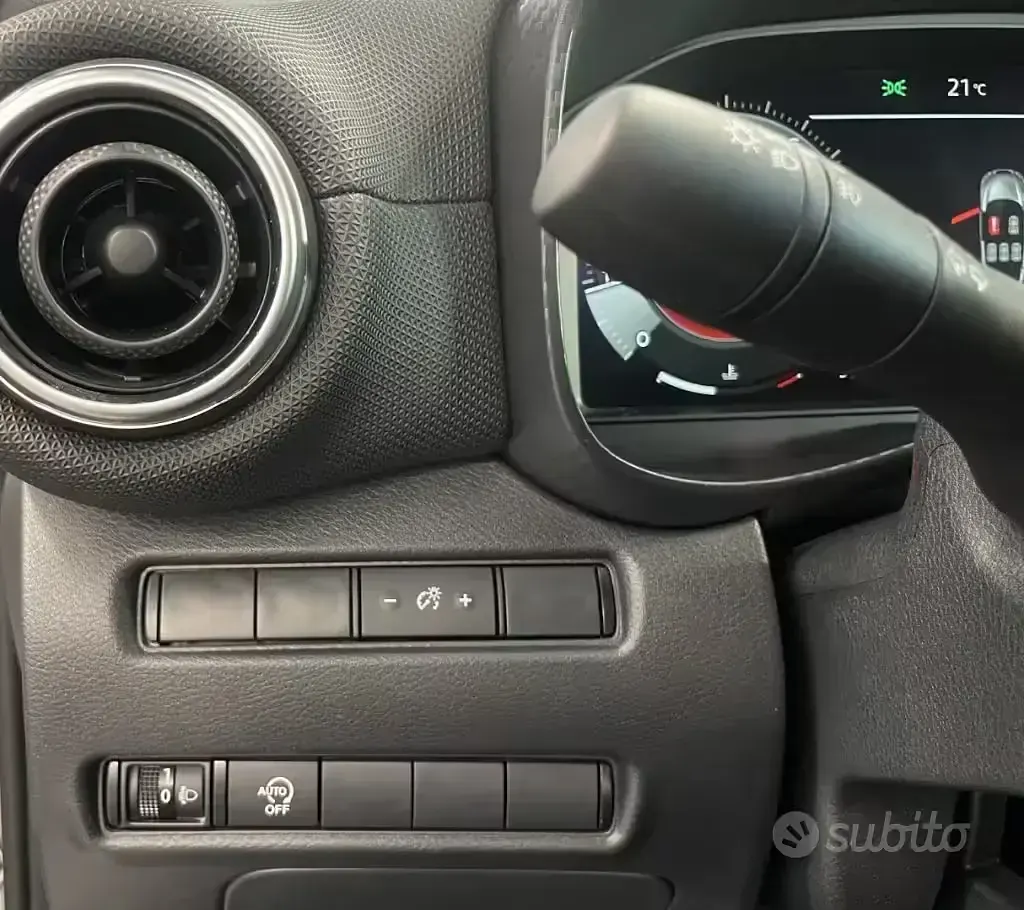 Usata Nissan Juke N-Connecta 114 CV (83 kW) 2025 Grigio SUV