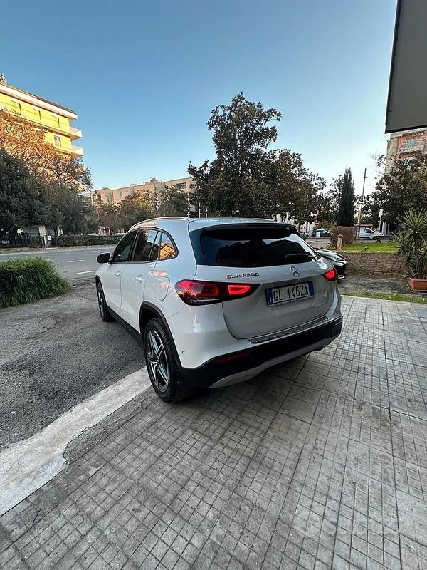 Gebraucht Mercedes GLA200 Business 150 PS (110 kW) 2022 Weiß SUV