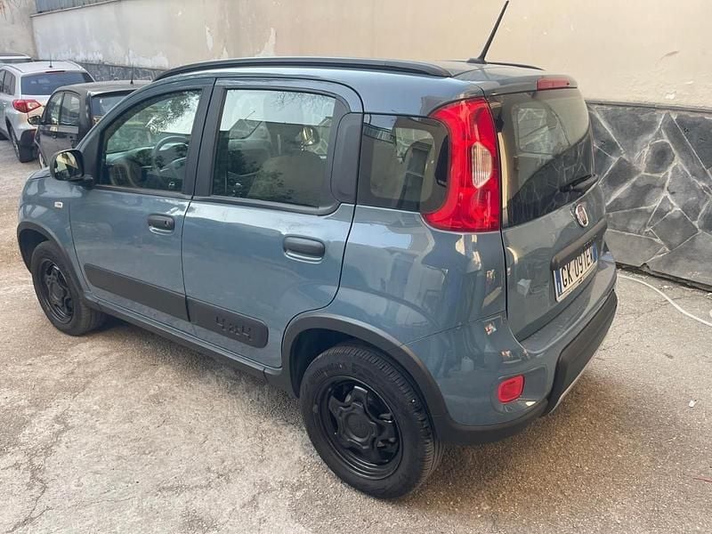 Usado Fiat Panda 4x4 Wild 85 HP (62 kW) 2022 Azul Citadino
