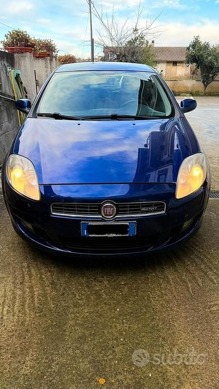 Blu Usata 2007 Fiat Bravo Emotion Due volumi | 5000 € (Molto cara) - Immagine 1/4