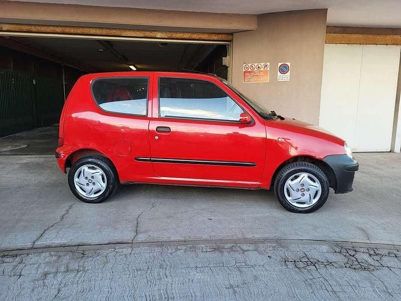 Usata Fiat 600 54 CV (39 kW) 2001 Rosso Utilitaria