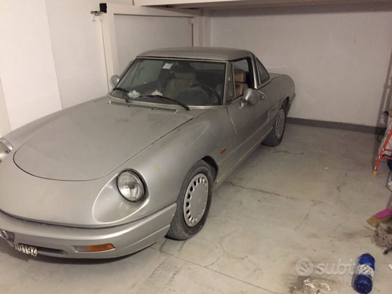 Usata Alfa Romeo Spider 106 CV (77 kW) 1990 Grigio Cabrio