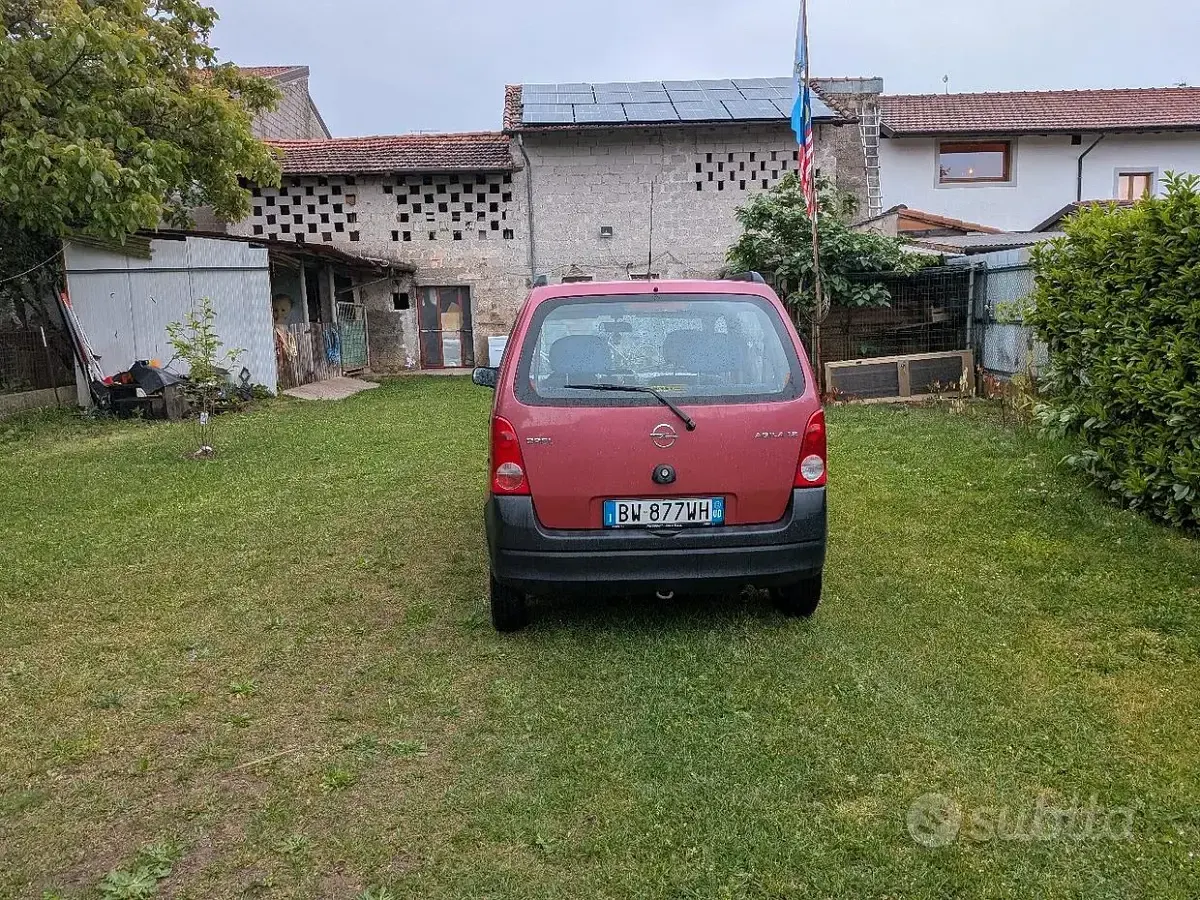 Usata Opel Agila 75 CV (55 kW) 2002 Monovolume