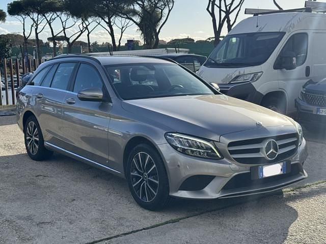 Usata Mercedes C180 Executive 122 CV (89 kW) 2019 Grigio Station wagon