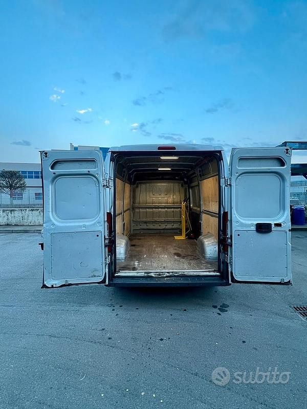 Usata Fiat Ducato 116 CV (85 kW) 2012 Grigio Furgone