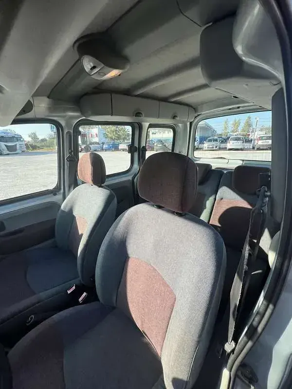 Usata Renault Kangoo Privilege 95 CV (69 kW) 2002 Monovolume