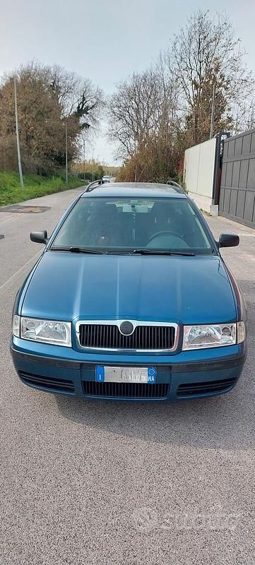 Usata Skoda Octavia Ambiente 90 CV (66 kW) 2003 Blu/azzurro Station wagon