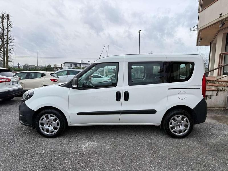 Usata Fiat Doblò Easy 95 CV (69 kW) 2019 Bianco Monovolume