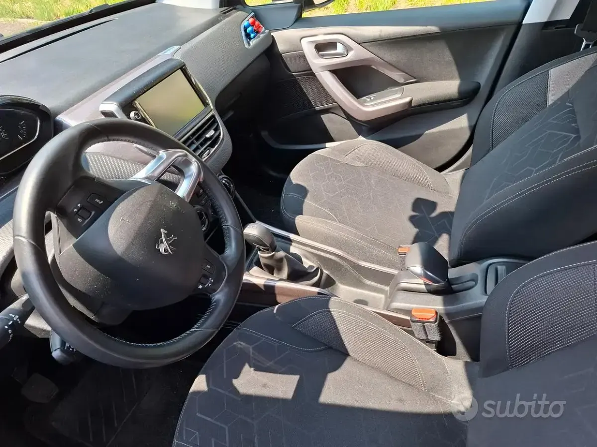 Usata Peugeot 2008 Access 68 CV (50 kW) 2013 Blu SUV