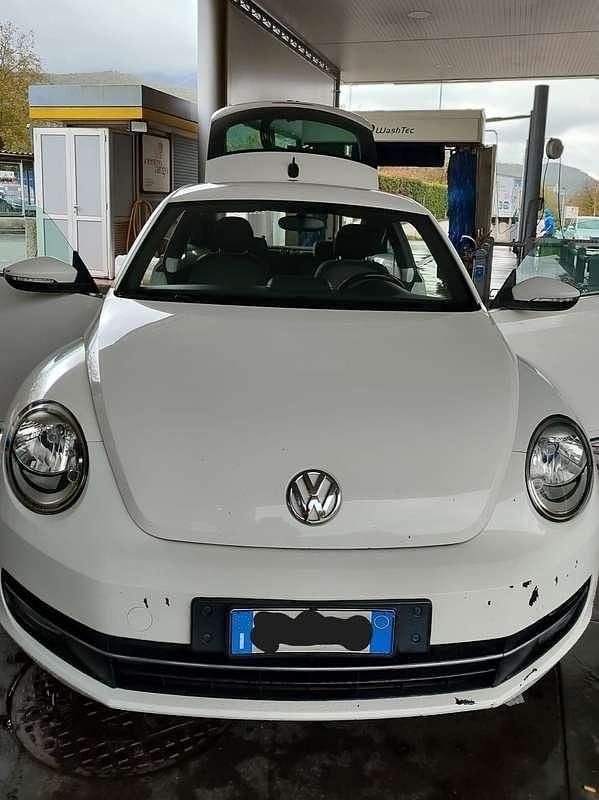 Usata VW Beetle 105 CV (77 kW) 2012 Bianco Utilitaria