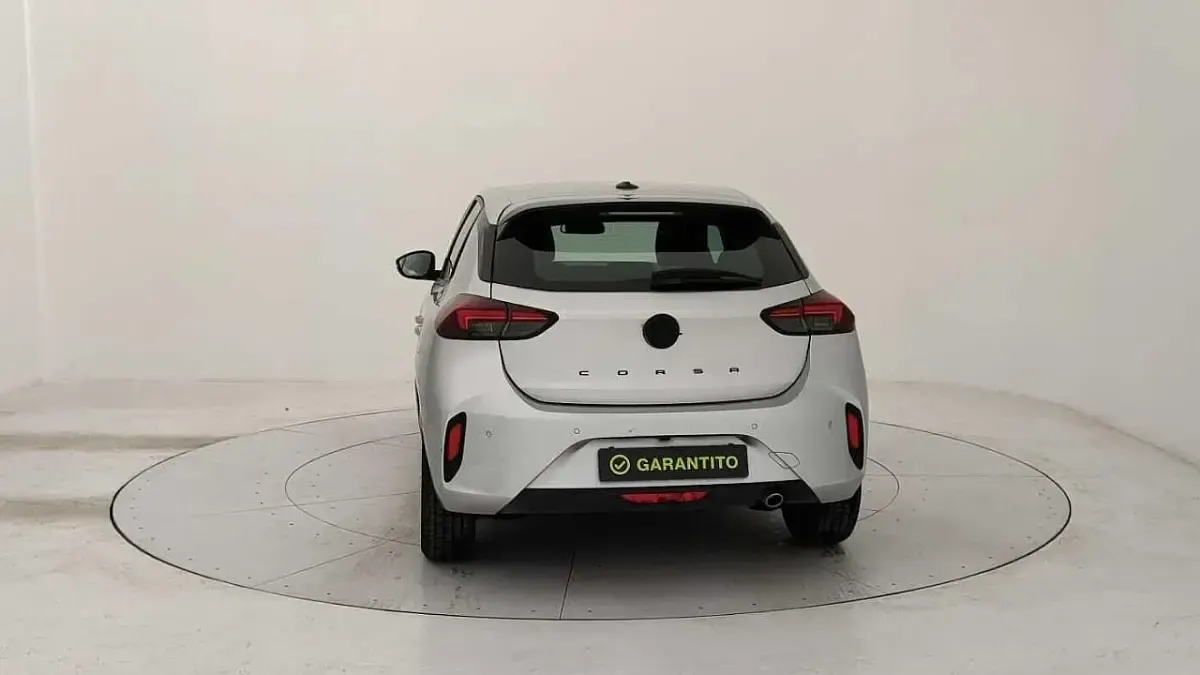 Usata Opel Corsa S 101 CV (74 kW) 2025 Kaolin white Utilitaria