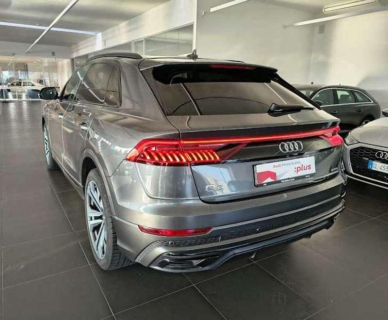 Usata Audi Q8 Sport 231 CV (169 kW) 2020 Grigio SUV