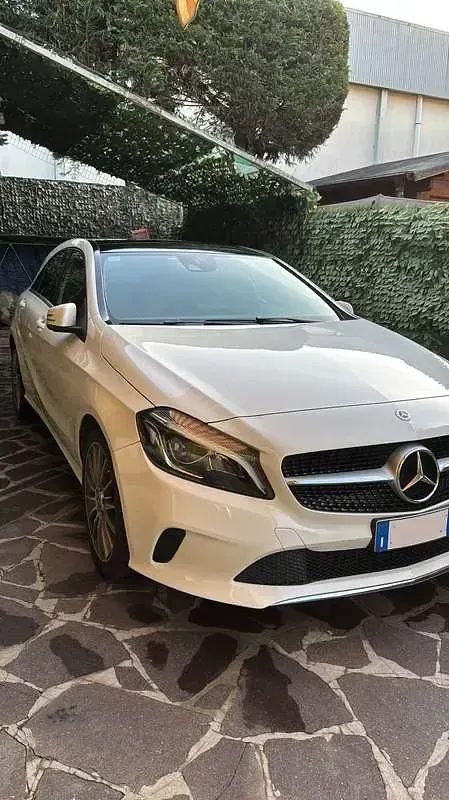 Usata Mercedes A200 Premium 136 CV (100 kW) 2018 Bianco Berlina