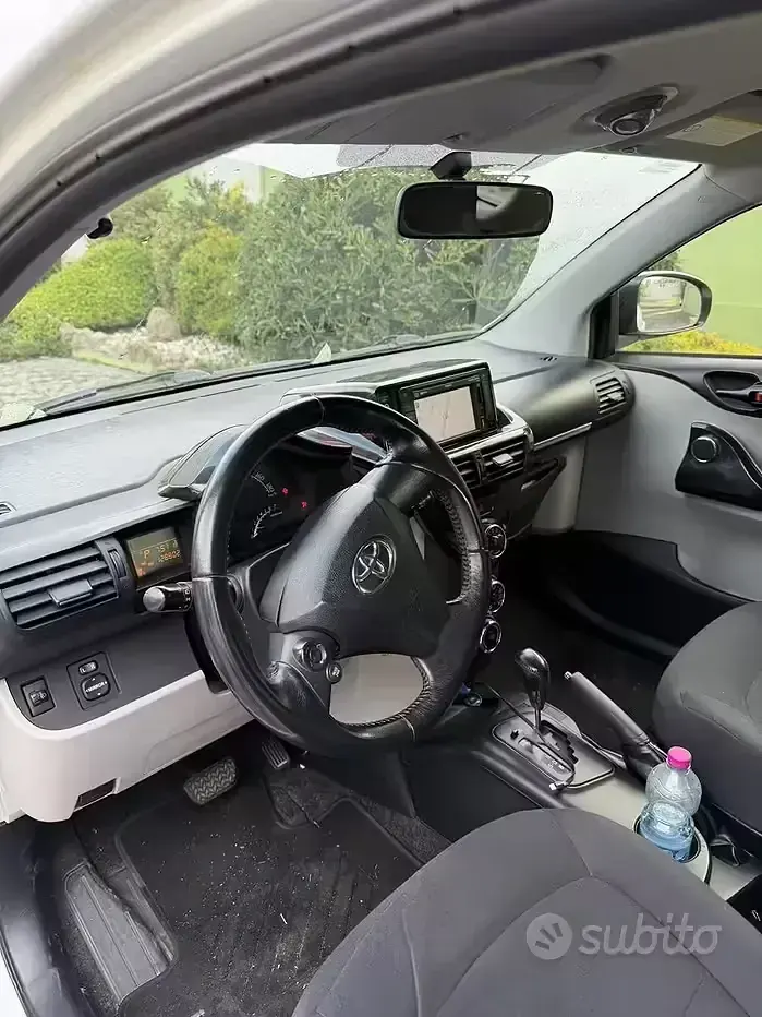 Usata Toyota iQ 68 CV (50 kW) 2012 Utilitaria