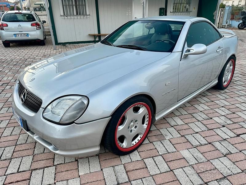 Usata Mercedes SLK230 AMG 193 CV (141 kW) 1996 Grigio Cabrio